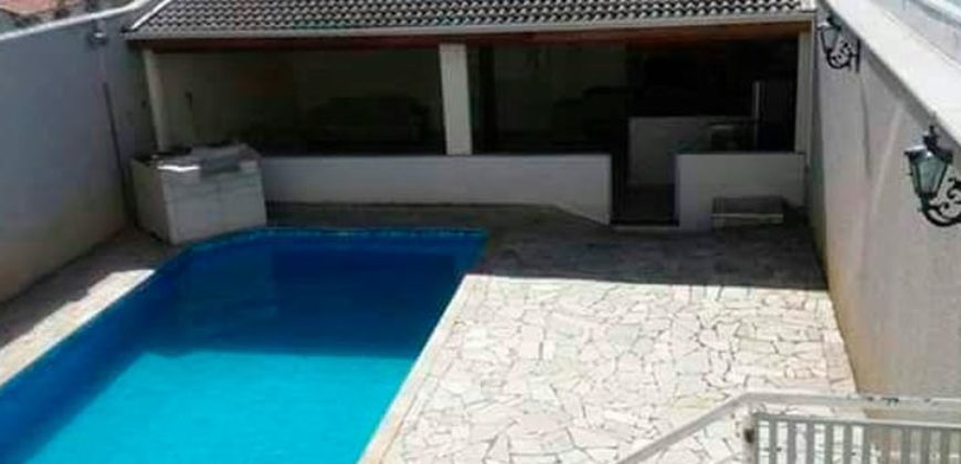 Casa 272m2 – 4 quartos – 3 suítes – 5 vagas – Vila Oliveira